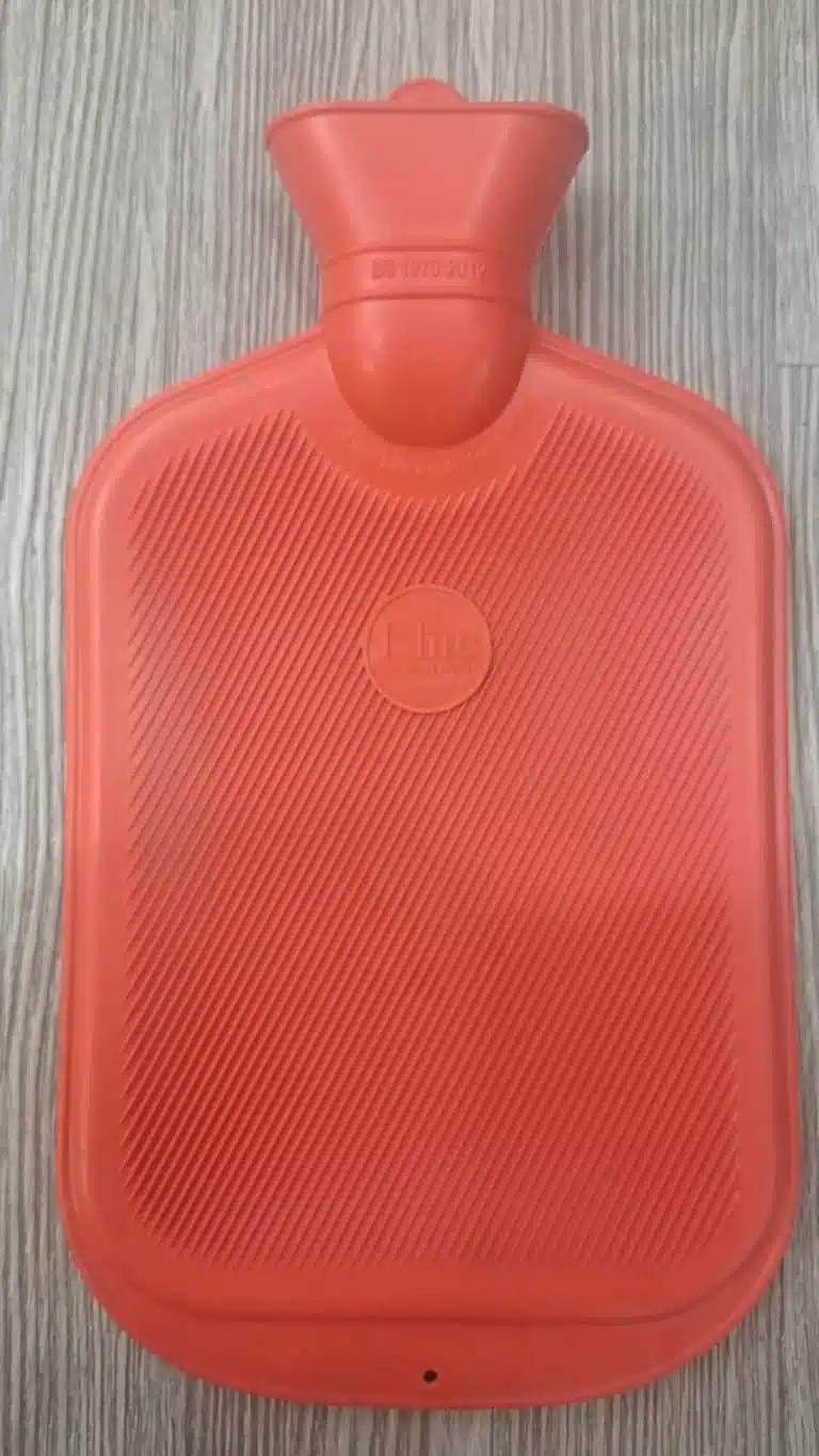 The red water heating bag from Life, featuring a high-quality plastic handle, is designed to help heat water in a healthy and safe way, providing a reliable and easy-to-use solution.